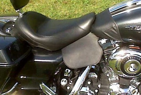 ZXC Cherk Black Leather Heat Saddle Shield Deflectors Raised Studs Fit for Harley Davidson Touring Softail Dyna Or Sportster Bikes Installation is Simple and Convenient 